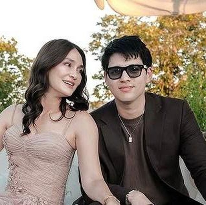 <p>Pasangan selebritas Luna Maya dan Maxime Bouttier lagi-lagi bikin publik tertarik. Setelah momen resepsi pernikahan mereka yang super meriah pada Juli 2025 lalu, kini keduanya bergantian menjadi tamu spesial di pernikahan sahabat dekatnya, Millane Fernandez, yang digelar di Italia. (Foto: Instagram @lunamaya)</p>