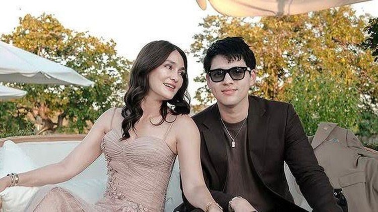 Potret Luna Maya dan Maxime Bouttier Potret Luna Maya dan Maxime Bouttier