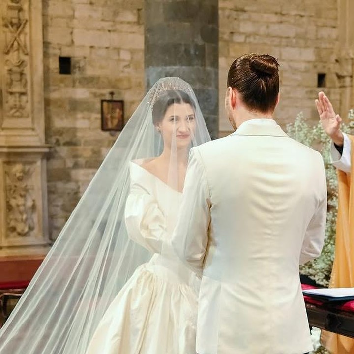 <p>Lewat unggahan di Instagram pribadinya, Luna membagikan momen bahagia tersebut. "Ini adalah babak yang indah. Air mata, tawa, dan kisah cinta yang terbentang di Florence <em>@millanefernandez</em> <em>@maxkordek</em>," tulis Luna, Rabu (13/08/2025). (Foto: Instagram @lunamaya)</p>