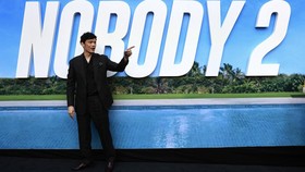 FOTO: Timo Tjahjanto Pamer Karya Film Hollywood Pertamanya, Nobody 2