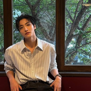 6 Potret Seonghwa ATEEZ yang Pancarkan Aura 'Boyfriend Material', Mana Favoritmu?