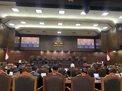 Hakim MK Sarankan Kubu Hasto Cermati Gugatan UU Tipikor yang Sudah Diputus
