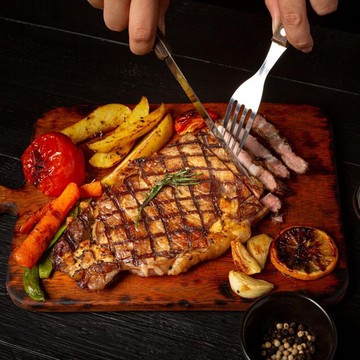 Top 5 List: Rekomendasi Tempat Makan Steak di Bandung yang Wajib Kamu Coba