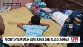 VIDEO: Bocah Tantrum Ubrak Abrik Rumah, Ortu Panggil Damkar 