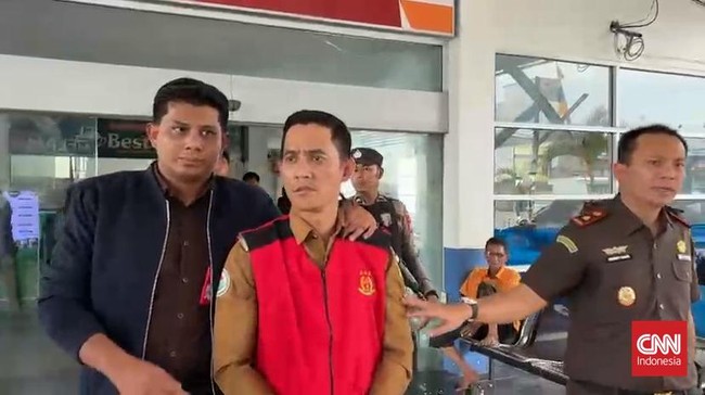 Kepala Desa Perayu di Karimun Kepri ditetapkan tersangka korupsi dana desa yang merugikan negara lebih dari Rp500 juta.