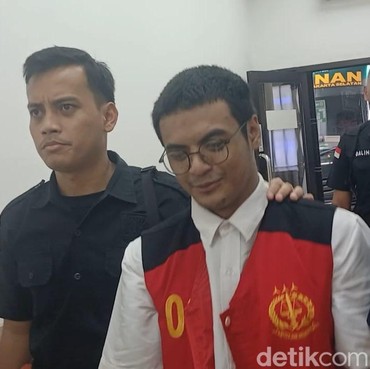 Ibunda Syok hingga Pingsan Saat Vadel Badjideh Divonis 9 Tahun Penjara dan Denda Rp1 M