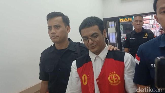 Vadel Badjideh Dihukum 12 Tahun Penjara Meski Replik Ditolak