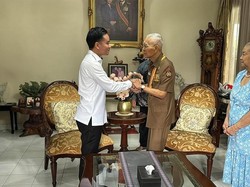 Video: Gibran Temui Try Sutrisno, Bawa Pesan dari Prabowo