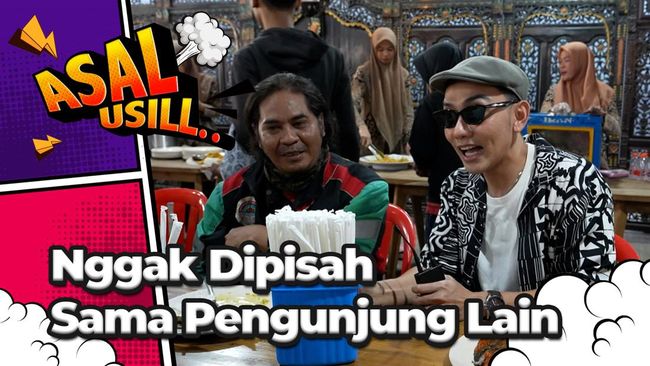 Jumat Berkah, Makan Gratis dan Cuma Bayar Pakai Senyuman Bikin Haru