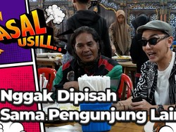 Jumat Berkah, Makan Gratis dan Cuma Bayar Pakai Senyuman Bikin Haru