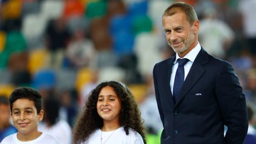 Berita Panas dari Dunia Sport CNN : 2 Anak Palestina Naik Podium Piala Super UEFA