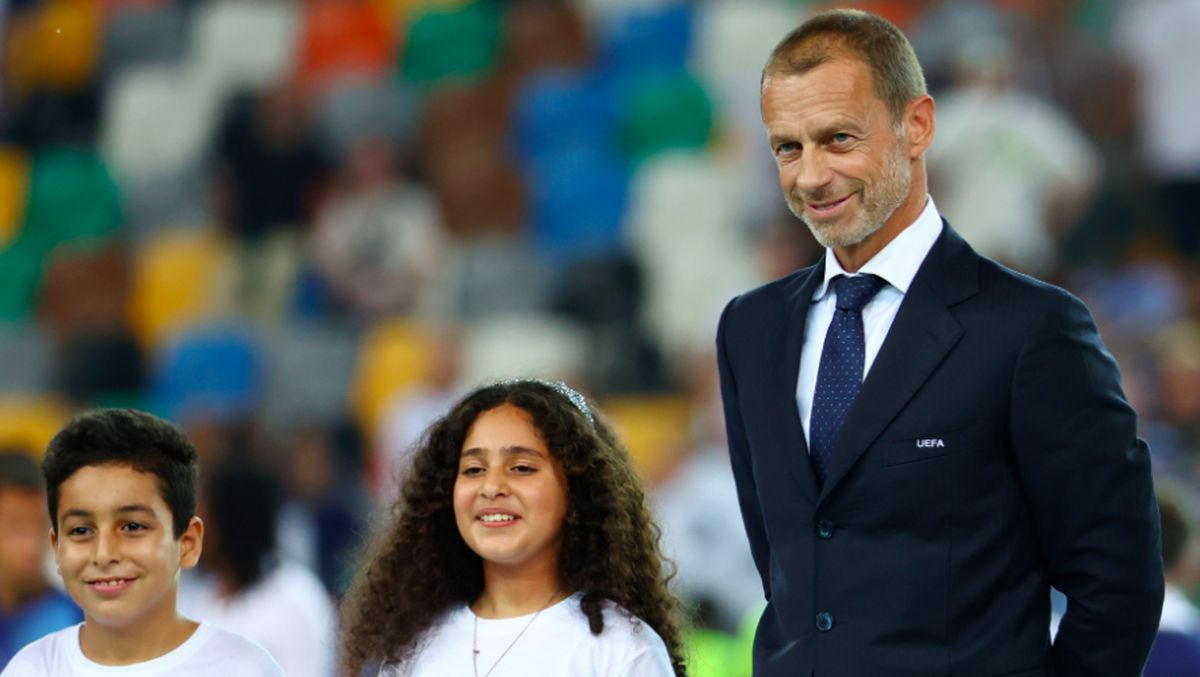 2 Anak Palestina Naik Podium Piala Super UEFA