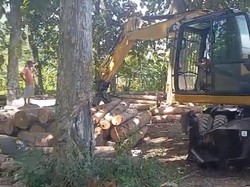 Ekskavator 15 Ton Seharga Rp 1,5 M Raib Dicuri di Lumajang
