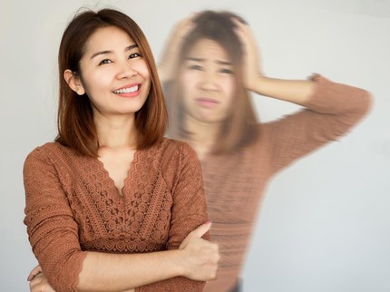 Kenali Gejala Smiling Depression, Tampak Bahagia Padahal Lelah Emosional
