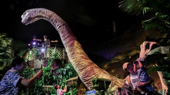 FOTO: Wahana di Bangkok Ini Bikin Kamu Bisa Ketemu Dinosaurus