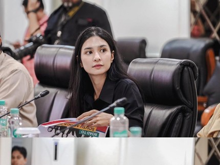 Tak Cuma Jadi Artis, Ini 5 Potret Mikha Tambayong Kerja sebagai Staf Ahli Menpora