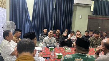 img-title Umi Cinta Klarifikasi soal Anjing di Rumah Saat Pengajian: Saya Punya...