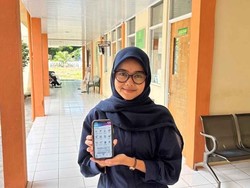 Penglihatannya Buram, Rika Dapat Kacamata Gratis dari JKN