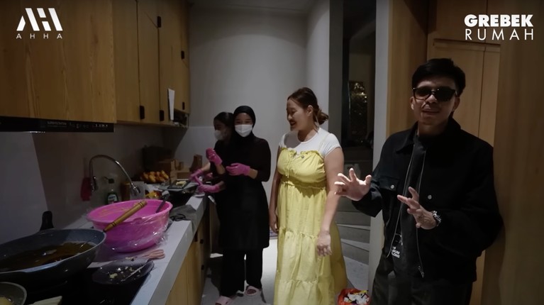 Rumah Pinkan Mambo Rumah Pinkan Mambo