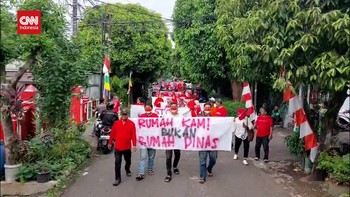 VIDEO: Warga Kebayoran Lama Lawan Pengosongan Paksa Kostrad