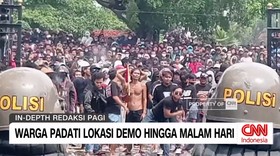 VIDEO: Warga Padati Lokasi Demo Pati hingga Malam Hari