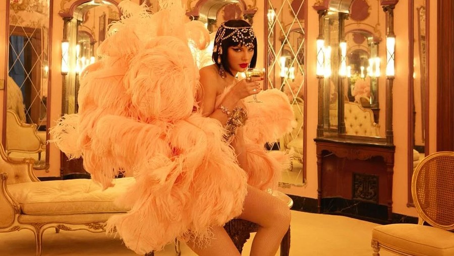 12 Easter Egg dan Fakta Album Baru Taylor Swift 'The Life of a Showgirl' - INSERTLIVE.COM