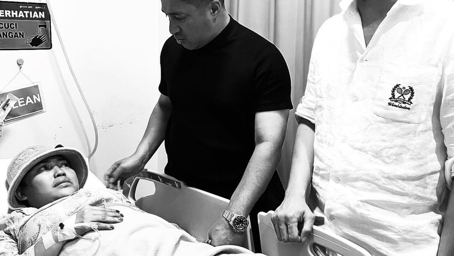 Begini Tatapan Kosong Mpok Alpa Saat Dijenguk Raffi Ahmad dan Irfan Hakim