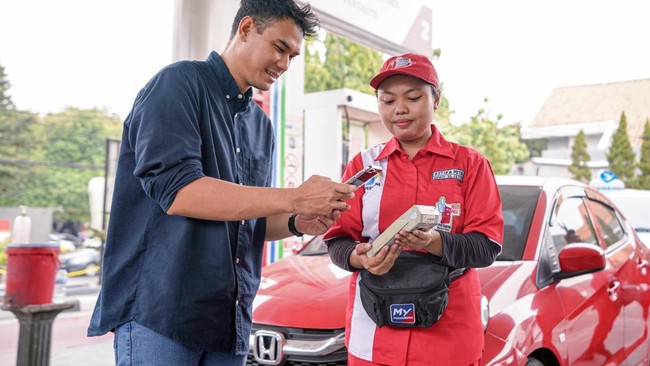 Pertamina Patra Niaga merayakan HUT RI ke-80 dengan menebar promo spesial melalui MyPertamina, termasuk diskon BBM dan program sosial.