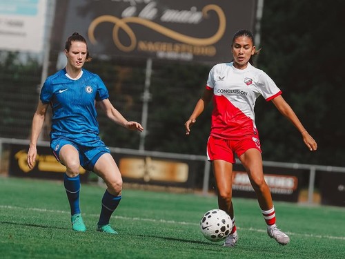Claudia Scheunemann Debut di Utrecht Lawan Chelsea