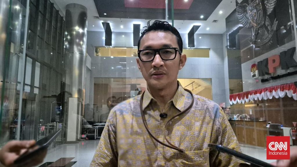KPK Ekstraksi Data 5 HP Lacak Komunikasi yang Dihapus Bupati Bekasi