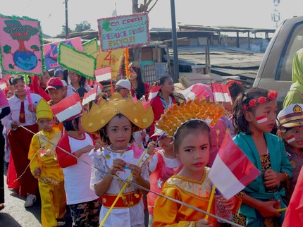30 Ide Kostum Karnaval 17 Agustus yang Lucu, Unik & Kreatif untuk Anak, Bunda & Ayah