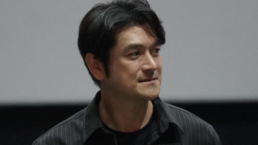 Aktor Lee Ji Hoon saat promo film The Roundup: Punishment.