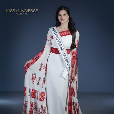 Pesan Perjuangan Nadeen Ayoub Miss Palestina Pertama di Miss Universe 2025
