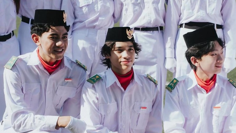 Noah Sinclair jadi petugas upacara