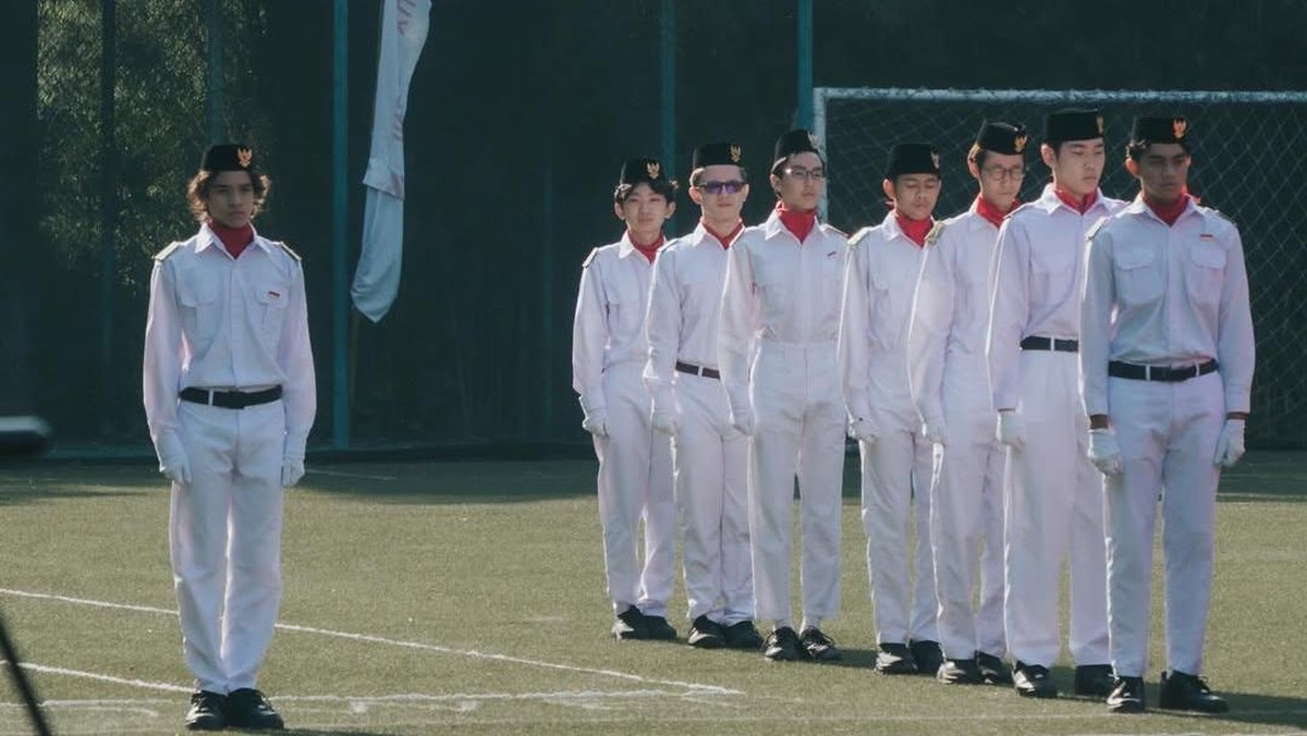 Noah Sinclair jadi petugas upacara