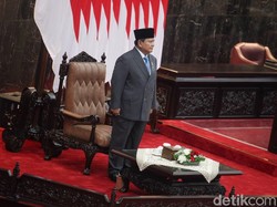 Prabowo Pakai Setelan Serasi dengan Kebaya Titiek Soeharto di Sidang Tahunan