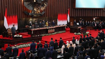 Prabowo Dapat Standing Applause Saat Pidato Ingin APBN Tak Defisit