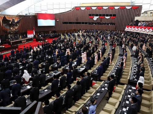 Heboh Tunjangan Naik, Berapa Gaji Anggota DPR Negara Tetangga RI?