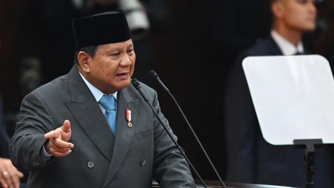 Presiden Prabowo Subianto mengklaim telah mengambil alih 3,1 juta hektare lahan sawit ilegal dengan bantuan pasukan TNI.