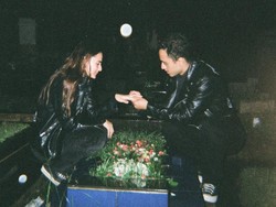 Rachquel Nesia Dilamar Kekasih di Makam Sang Ayah