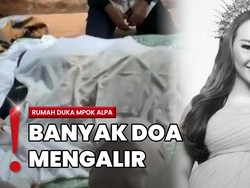 Tangis Histeris Selimuti Rumah Duka Mpok Alpa di Ciganjur