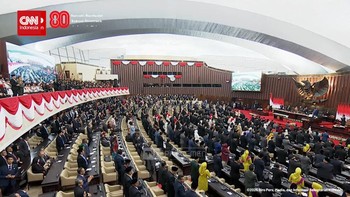 VIDEO: Anggota MPR Beri Standing Applause Usai Prabowo Pidato RAPBN