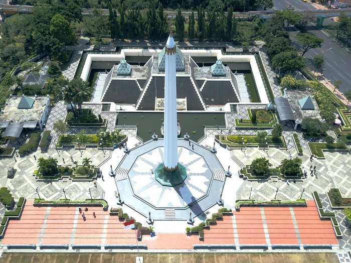 Tugu Pahlawan di Surabaya