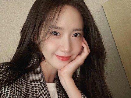 5 Potret Memesona Yoona 'SNSD' dengan Makeup Flawless