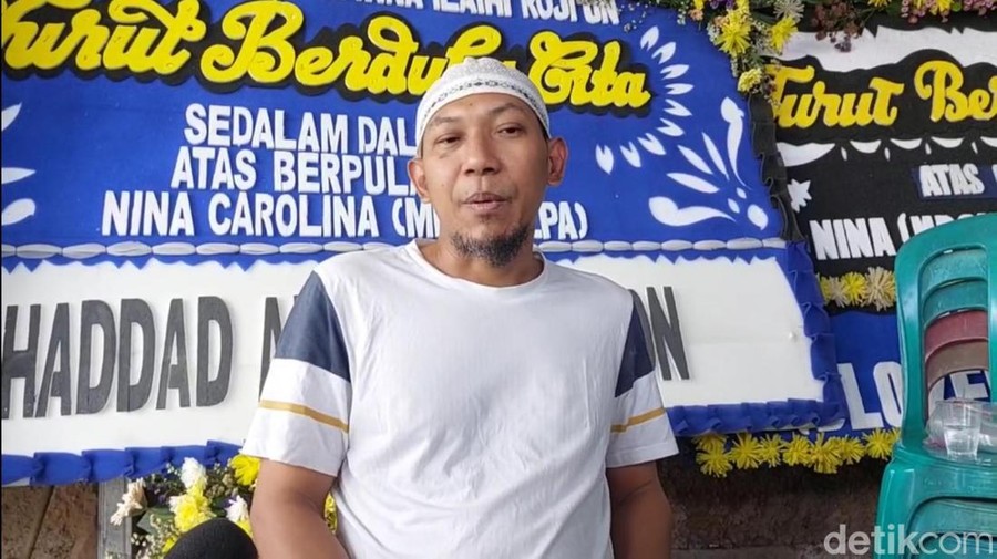 Suami Mpok Alpa, Ajie Darmaji, saat ditemui di kawasan Ciganjur, Jakarta Selatan, Sabtu (16/8/2025).