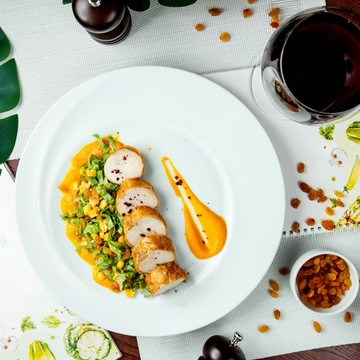 Kenapa Porsi Makanan di Restoran Mewah Selalu Disajikan Sedikit? Ini 5 Alasannya!