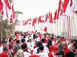 1.000 Bendera Merah Putih Berkibar di Jembatan Arasy Pecahkan Rekor MURI