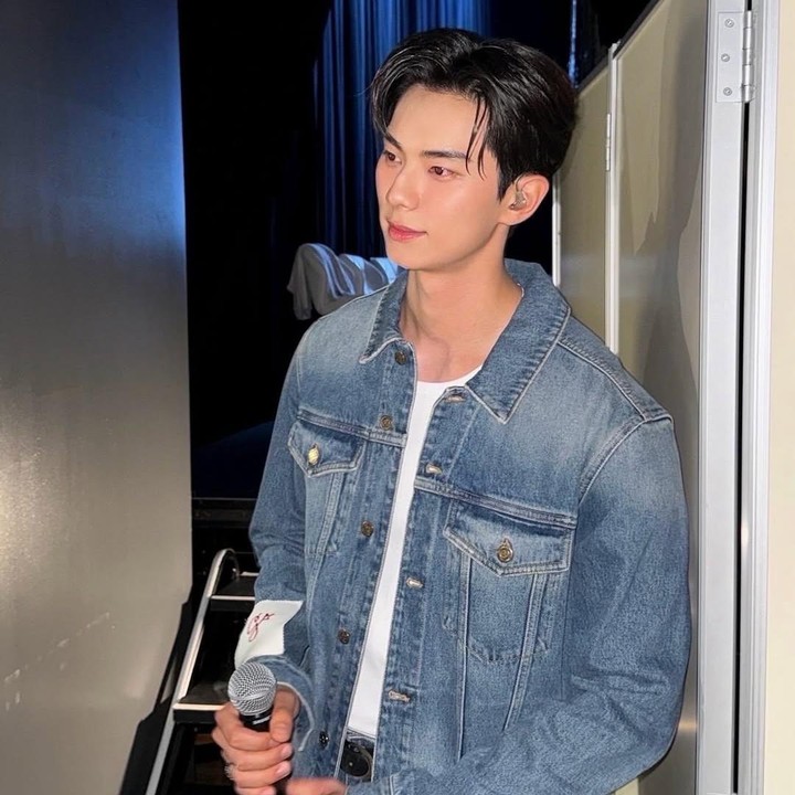 <p>Lee Chae Min belum lama ini berbagi tentang perannya dalam drama terbaru Bon Appetit, Your Majesty. Ia memainkan peran Raja Lee Heonyang dikenal sebagai tiran terburuk dan juga seorang pencinta kuliner yang teliti. (Foto: Instagram@l.c.m___)</p>