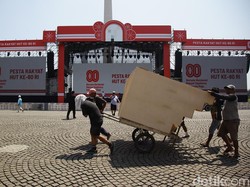 Rangkaian Pesta Rakyat Sepanjang Jalan Menuju Monas