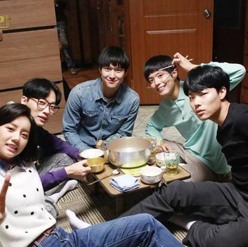 Drama Korea Legendaris 'Reply 1988' Rayakan Satu Dekade dengan Perjalanan Reuni